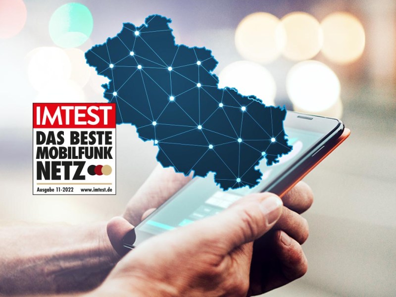 Ein Smartphone mit der Landkarte des Erscheinungsgebiet Thüringen.
