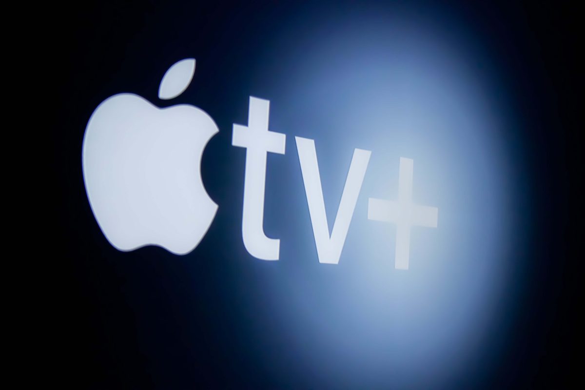 Grafik des Apple TV+ Logos vor einem schwarzen Hintergrund.