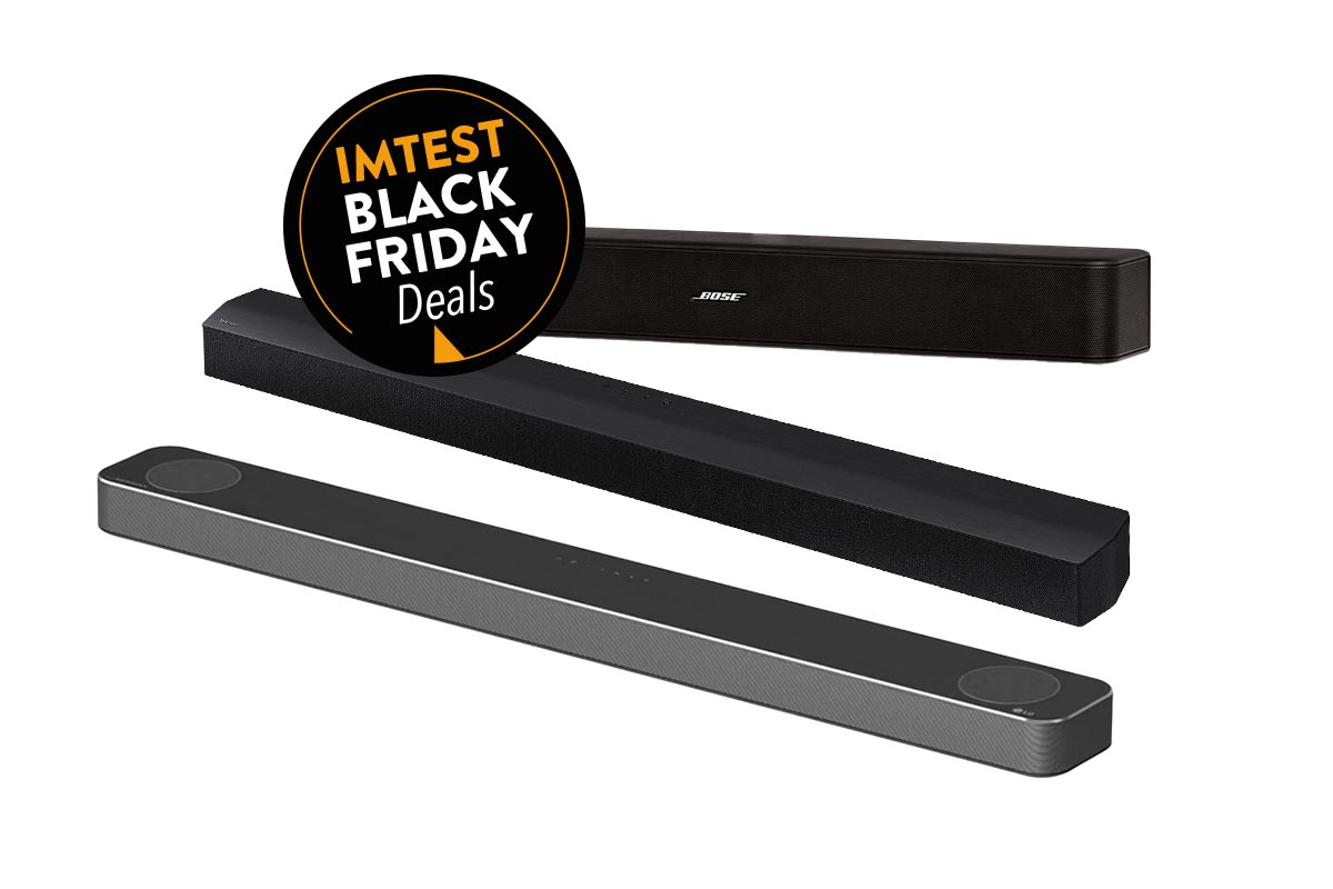 Drei schwarze Soundbars auf orangenem Hintergrund
