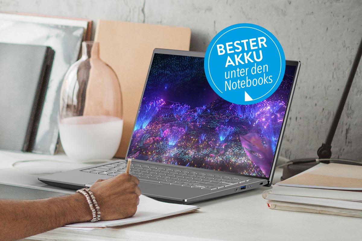 Akkulaufzeit Notebooks: Acer Laptop auf einem Tisch
