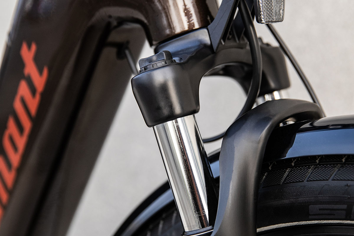 Detailansicht Federgabel am Vordderad beim E-Bike-Diamant Beryll Mandara 160
