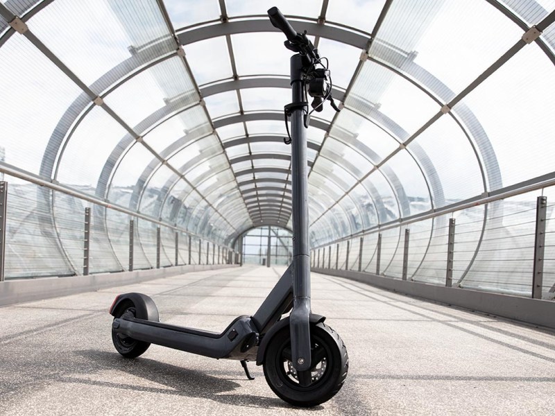 Der Egret Scooter in einem Tunnel