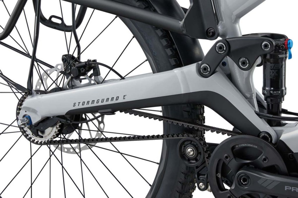 E-Bike Giant Stormguard E+2 Nahaufnahme Dämpfer und Carbonriemen