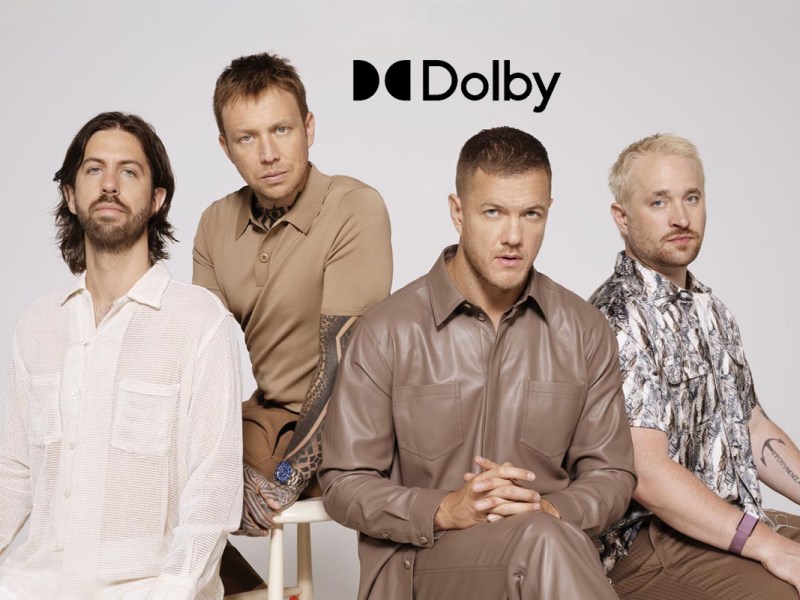 Imagine Dragons vor weißem Hintergrund