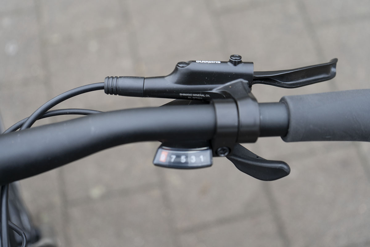 Detailansicht BedienmoSchaltung am rechten Lenkergriff des E-Bikes Diamant 365.