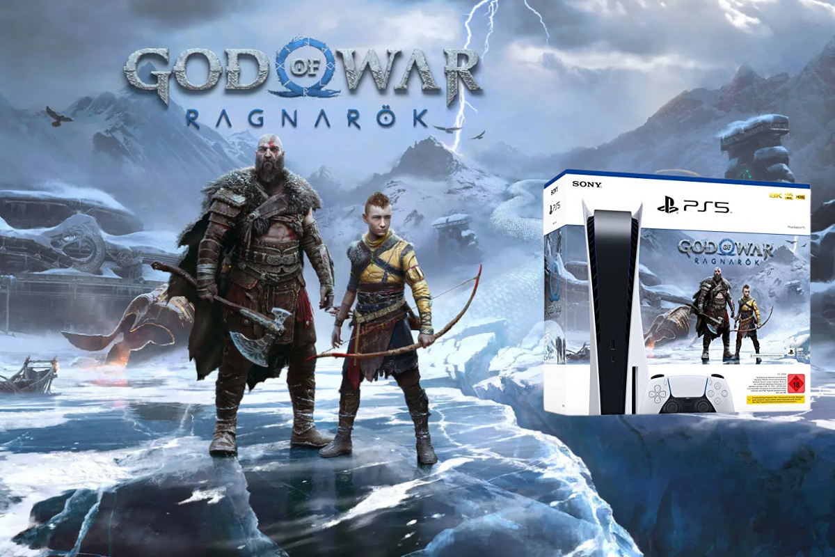 God of War Wallpaper mit zwei Charaktere vor Eislandschaft daneben PS5 in Karton