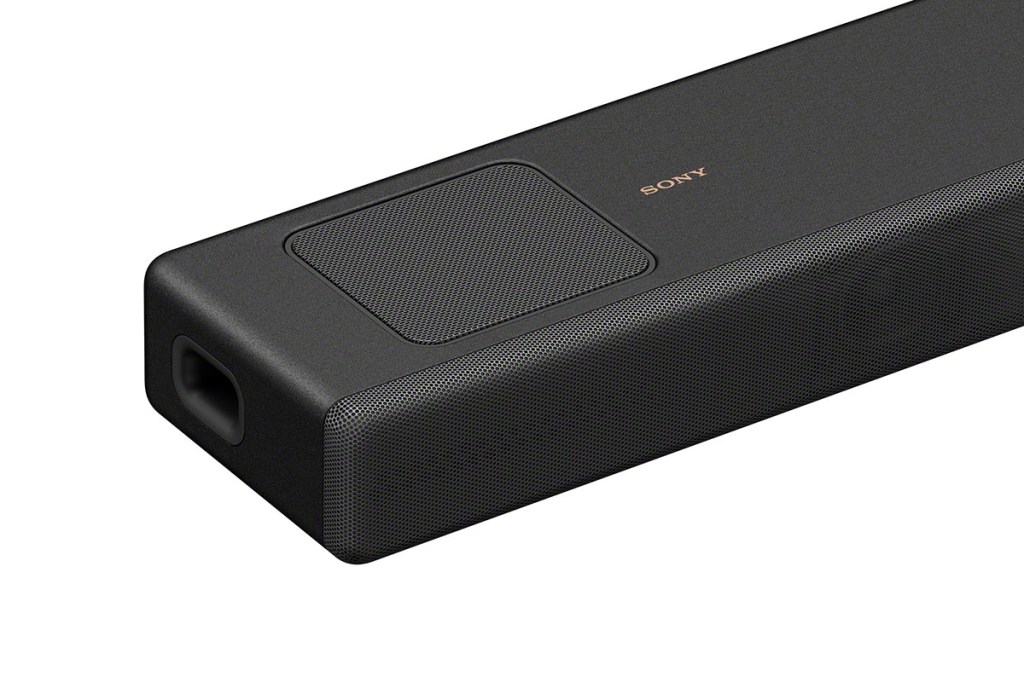 Detailaufnahme der Sony-Soundbar HT-A5000 mit Lautsprecher-Ausgan an der linken Geäteseite.