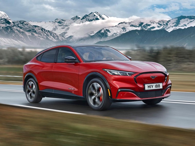 E-Auto von Ford auf einer Straße