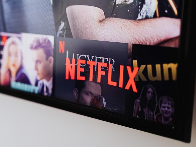 Geöffnete Netflix Anwendung auf einem Bildschirm