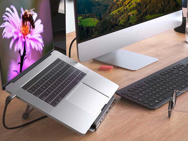 Lifestylebild von der Hama Docking Station.