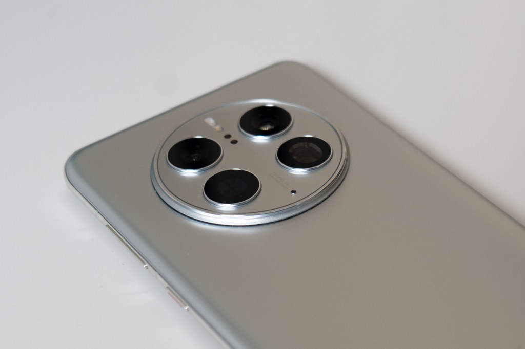 Die Kamera des Huawei Mate 50 Pro in einer Detailaufnahme.