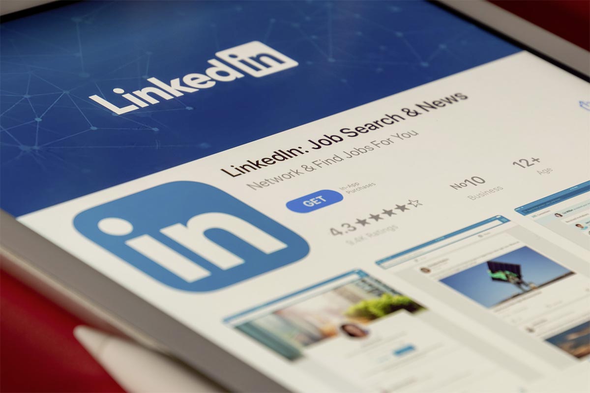 LinkedIN App auf Smartphone zur Installation