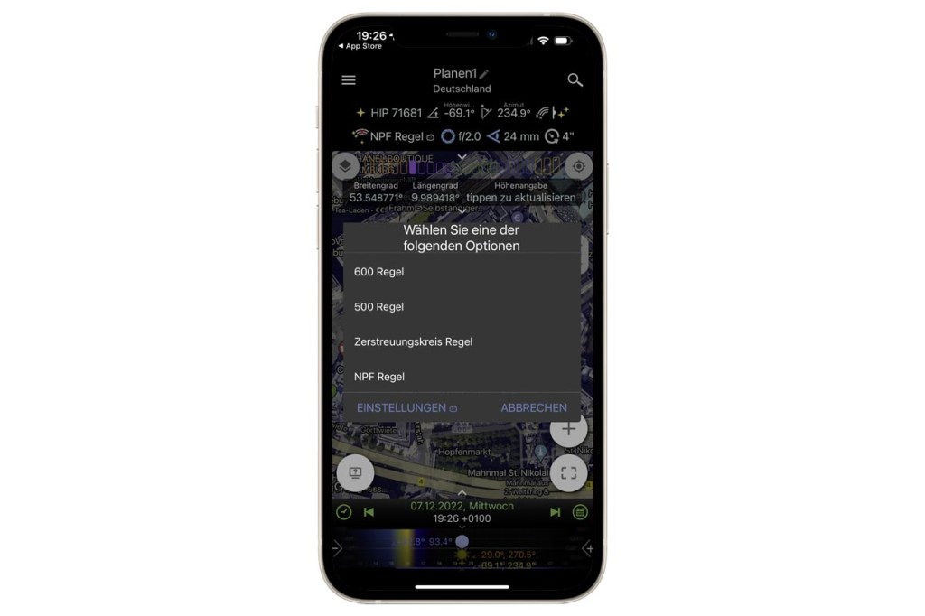 Ein Smartphone zeigt die geöffnete App Planit Pro mit verschiedenen Regel-Optionen auf weißen Hintergrund.
