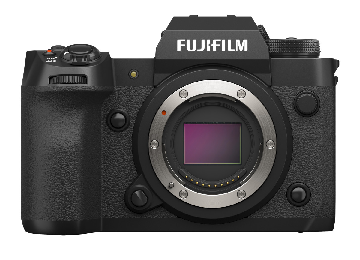 Schwarze Fujifilm X-H2 Kamera von vorne ohne Objektiv