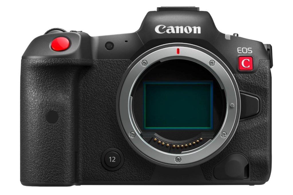 Schwarze Canon EOS R5 C Kamera von vorne auf weißem Hintergrund