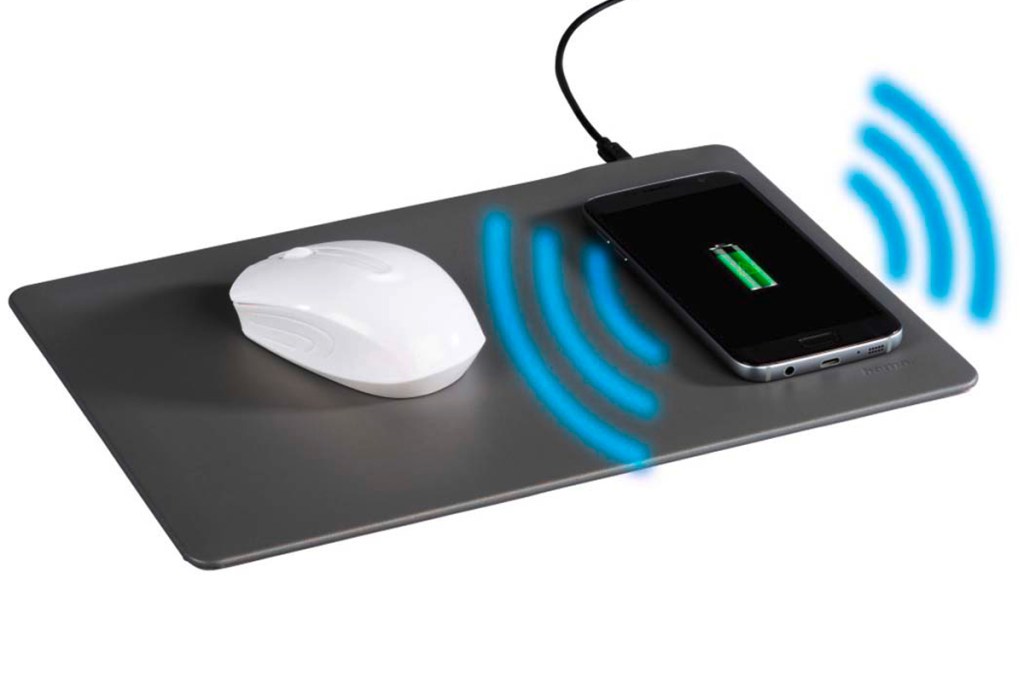 Produktbild des Hama Mauspad Wireless Charging im Betrieb.