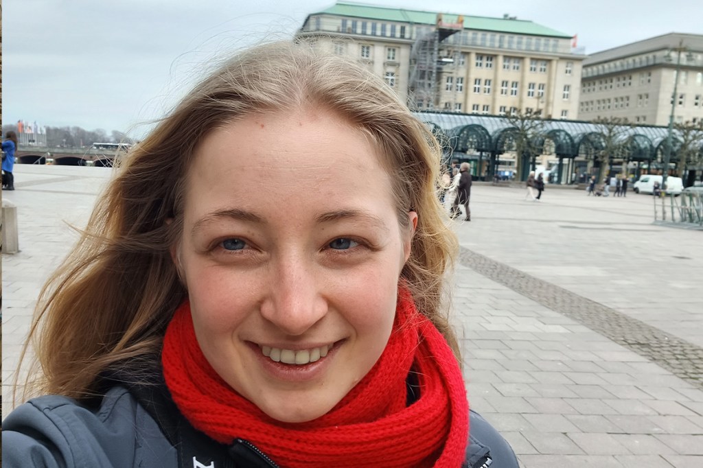 IMTEST-Volontärin Maja-Lina Lauer ist auf einem Selfie zu sehen.