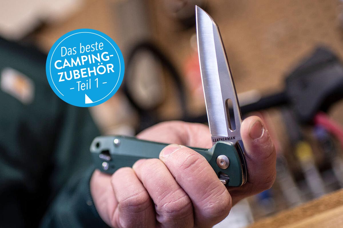 Multitool von Leatherman in einer Hand