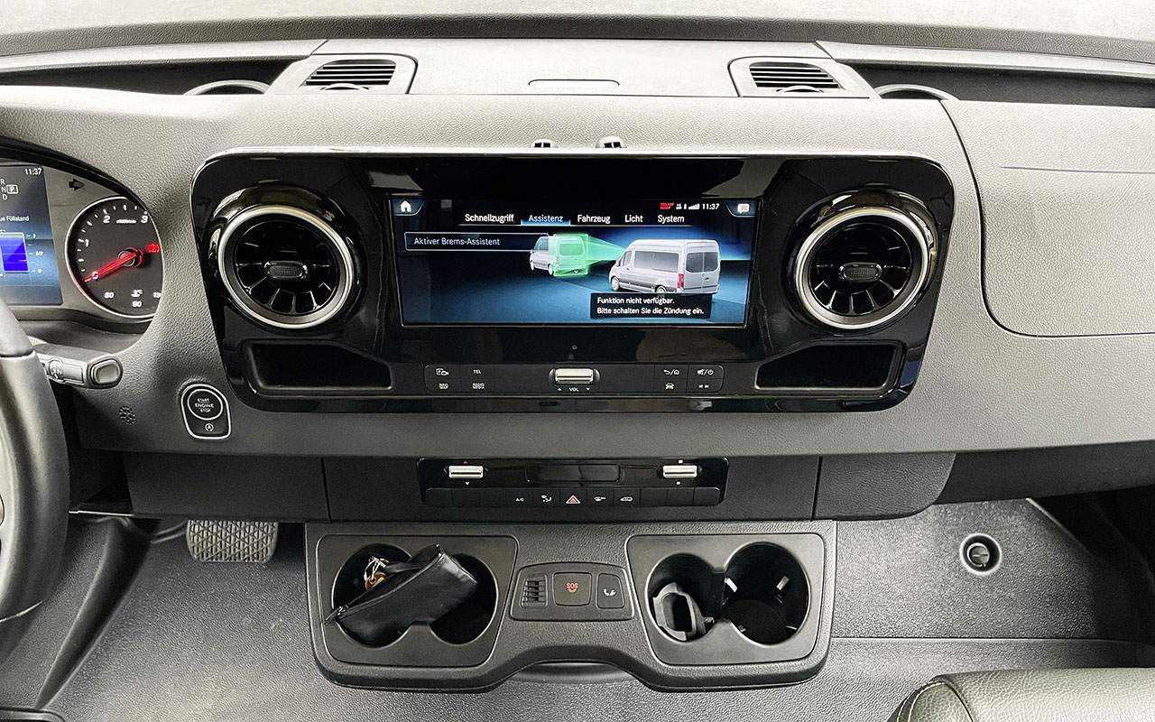 Das Display in der Fahrerkabine beim Wohnbil Hymer B-Klasse Modern Comfort I 580