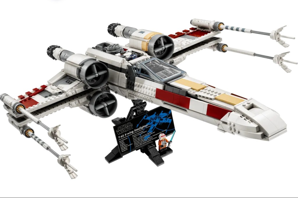 LEGO Star Wars Raumschiff X-Wing-Starfighter auf weißem Hintergrund