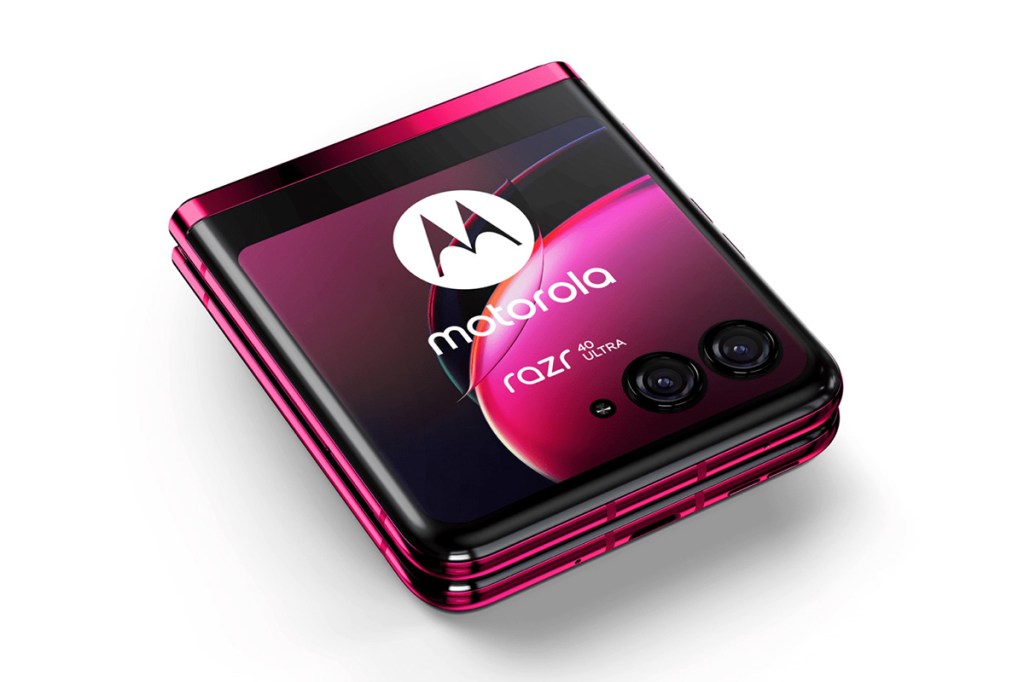 Motorola Razr Ultra vor weißem Hintergrund.