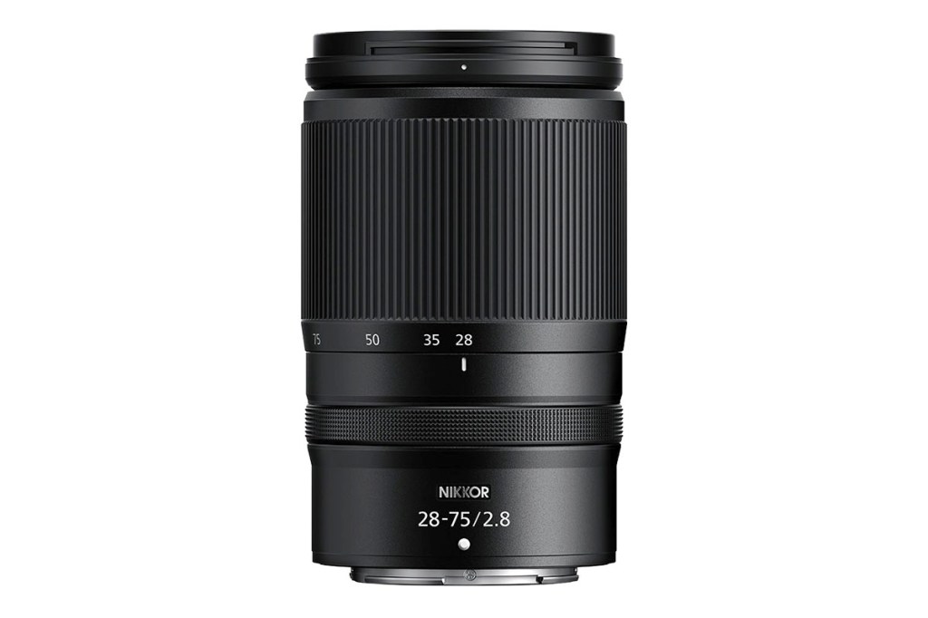 Nikon Nikkor Z 17-28 mm 2.8 seitlich betrachtet