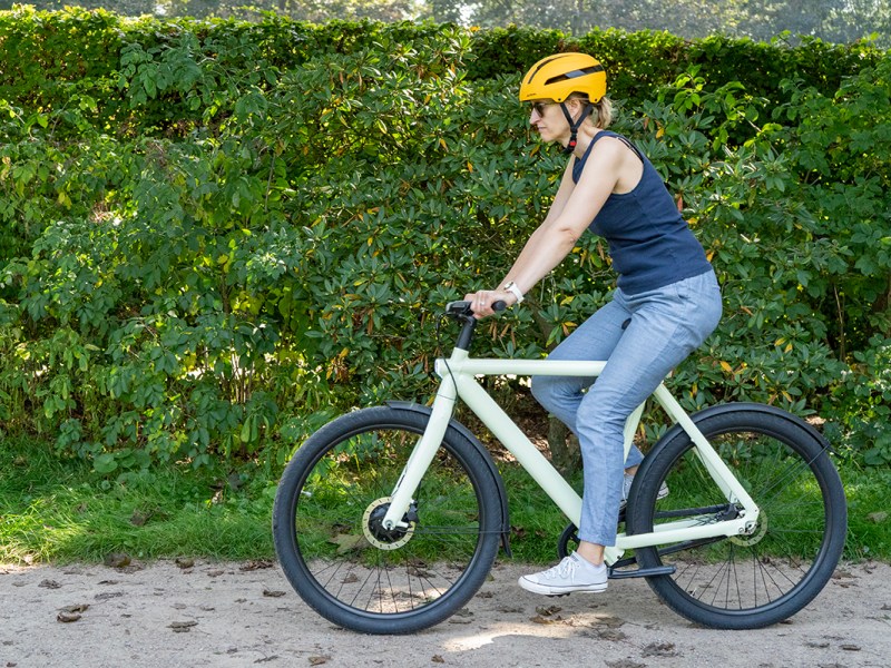 VanMoof S4: Smartes E-Bike für Stadt & Land im Test