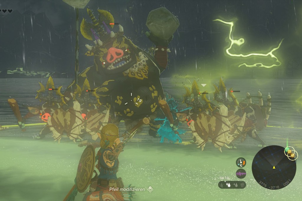 Ein Screenshot aus Zelda: Tears of the Kingdom. Eine Monstergruppe schleicht sich an, im Hintergrund tobt ein Gewitter.
