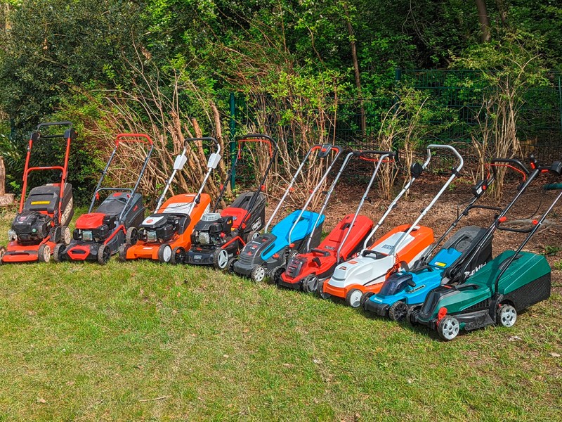 9 Akku- & Benzin-Rasenmäher im Test: Stihl gegen Bosch & Co.