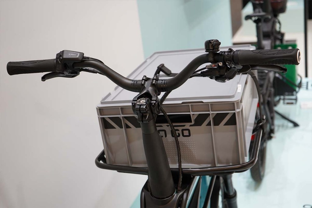 Nahaufnahme Lenker am E-Carbobike von Ca Go