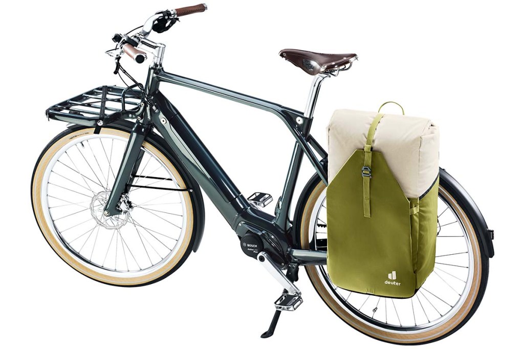 Productshot Fahrrad mit Fahrradtasche Xberg von deuter