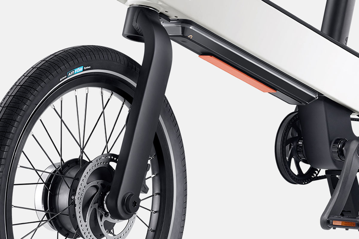 Ki-gesteuertes E-Bike Acer ebii in Detailansicht. Im Bild das Akkufach unter dem Rahmenrohr.