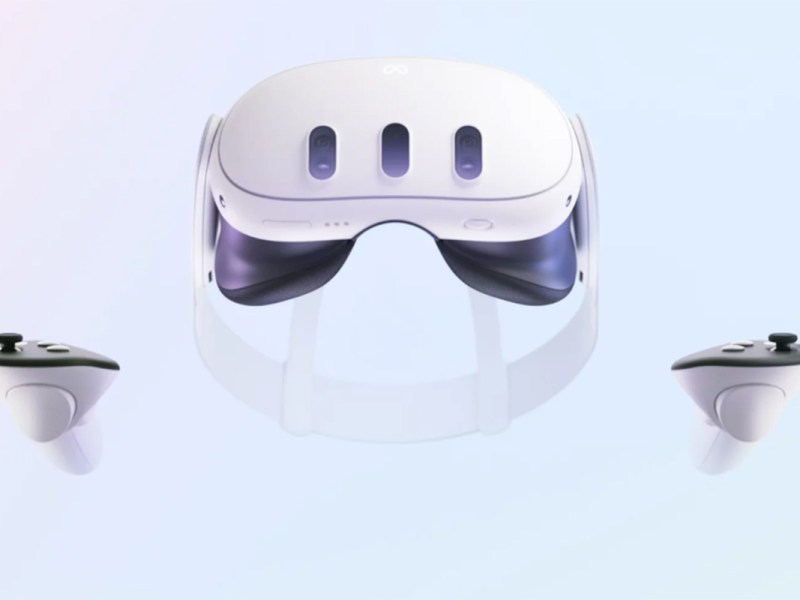 Das neue VR-Headset Meta Quest 3 mit zwei Controllern.