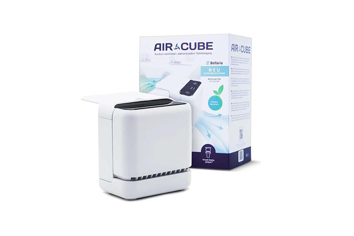 Air Cube Toilettenlüfter mit Packung auf weißem Grund