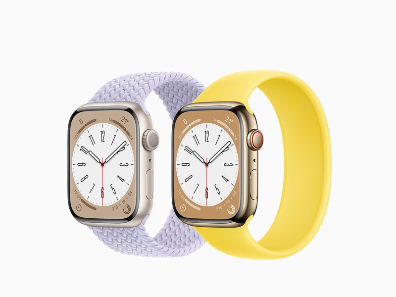 Zwei Modelle der Apple Watch 8 Series.