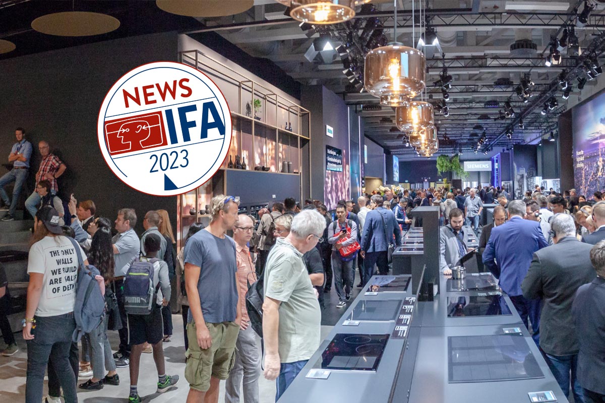 Besucher und Konsumenten in der Küchenabteilung der IFA