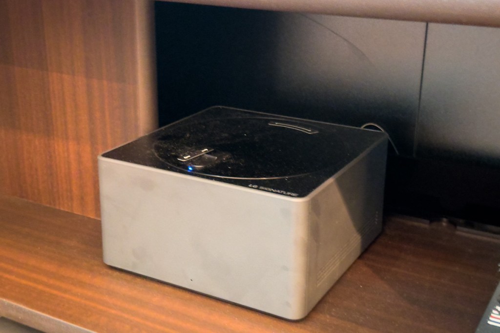 Die Zero-Connect-Box des LG OLED M3