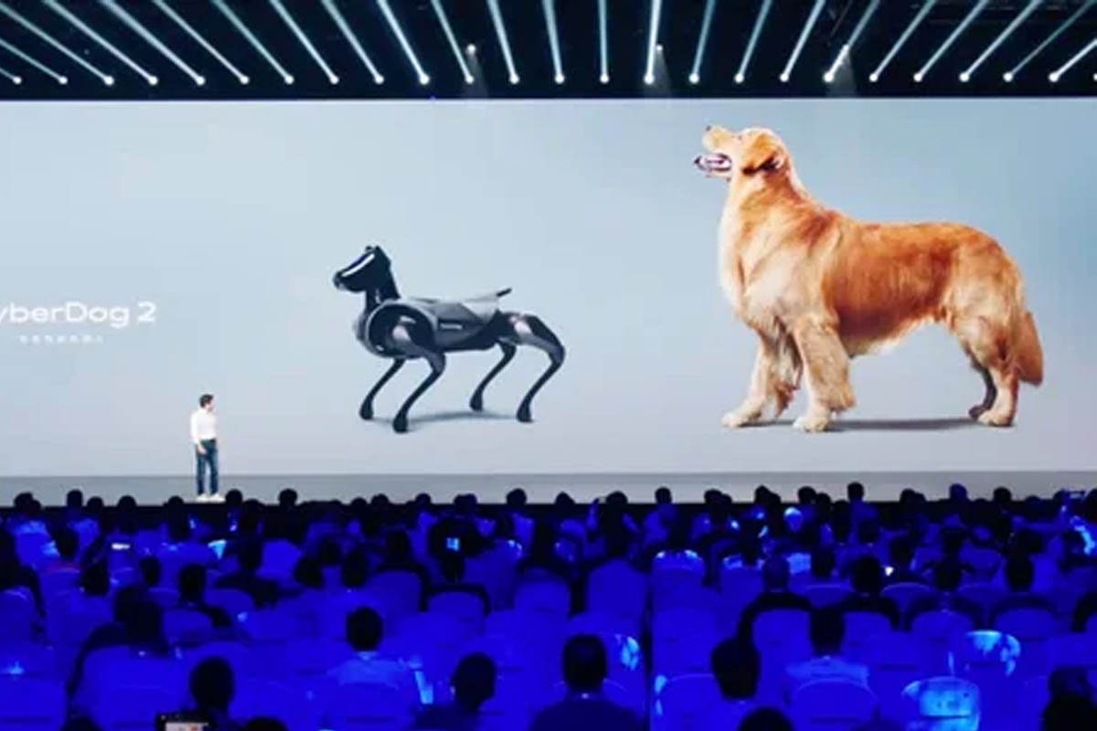 Xiaomi präsentiert auf einer Bühne den neuen CyberDog 2.
