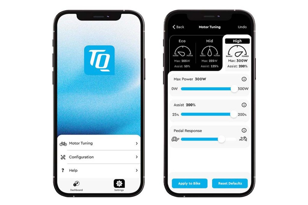 Zwei Handys nebeneinander, zeigen App von TQ
