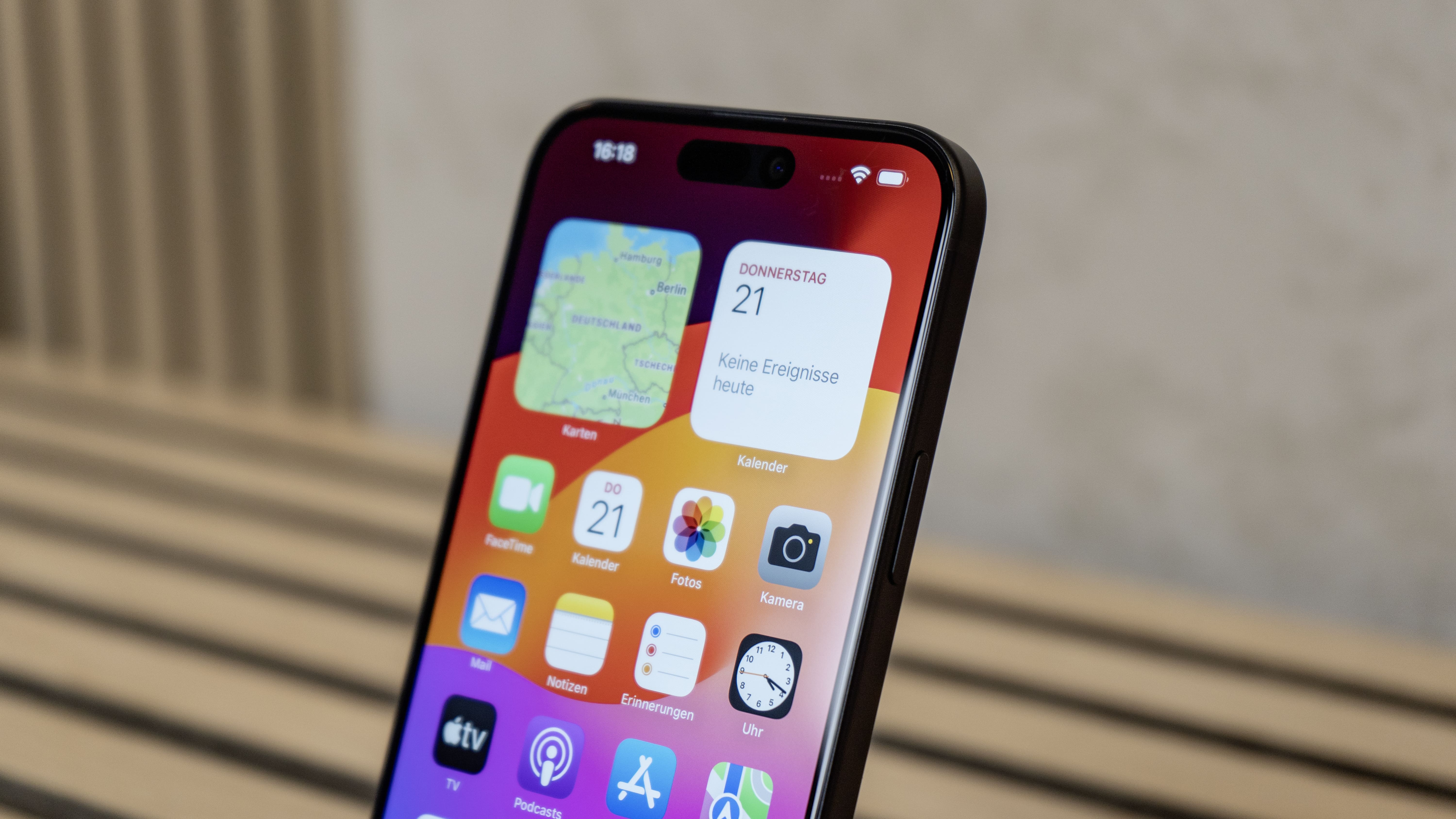 Das iPhone 15 Plus in der Nahaufnahme.