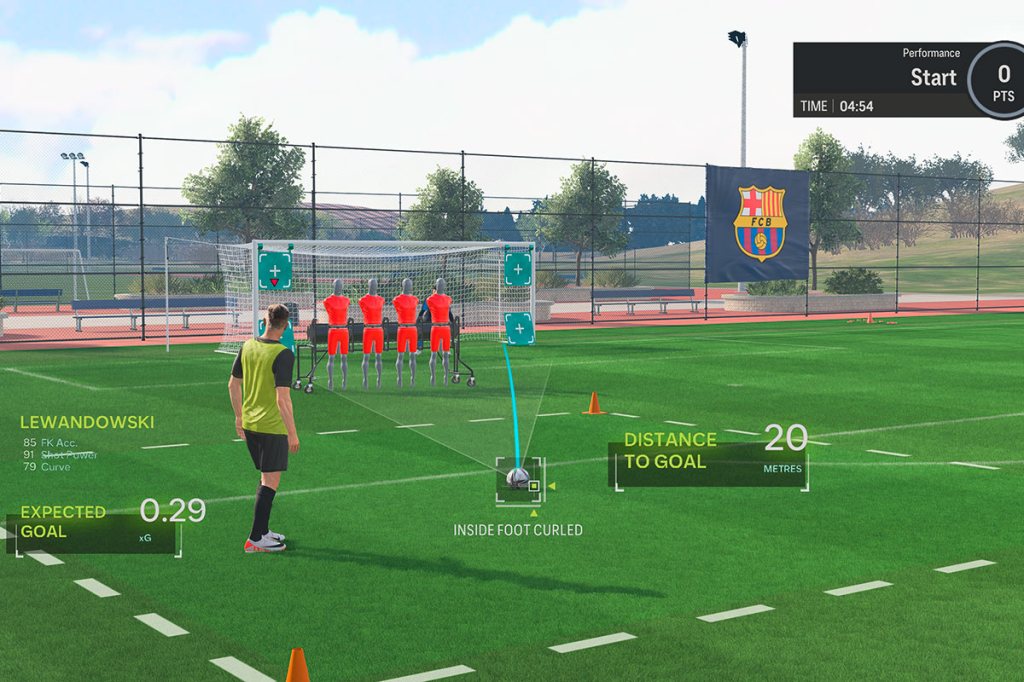 Ein Screenshot aus dem Spiel FC 24. Zu sehen ist Robert Lewandowski beim Freistoß-Training.