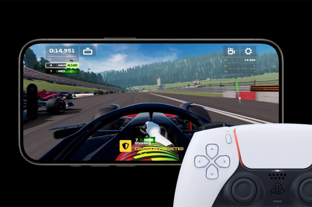 iPhone 15 mit F1 Mobile Racing 2023 und PS5-Controller.