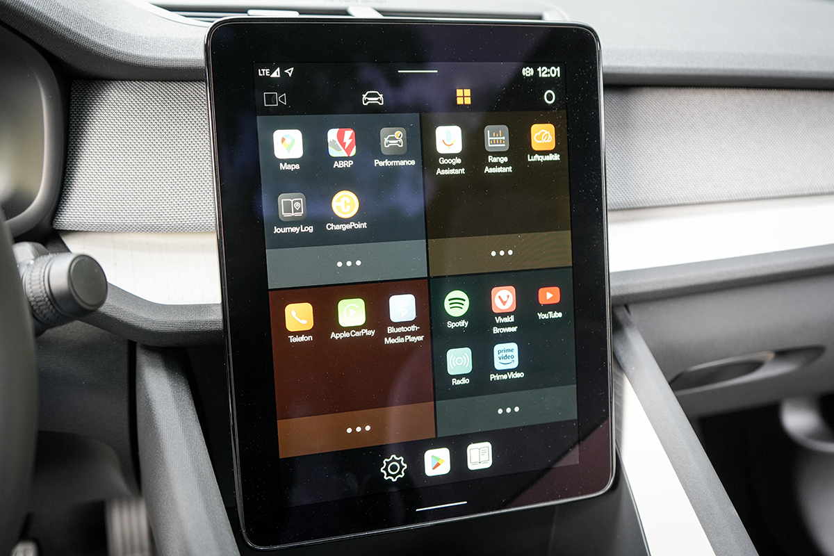 Android-Apps für E-Auto mit Android Automotive OS über Infotainment-Display.