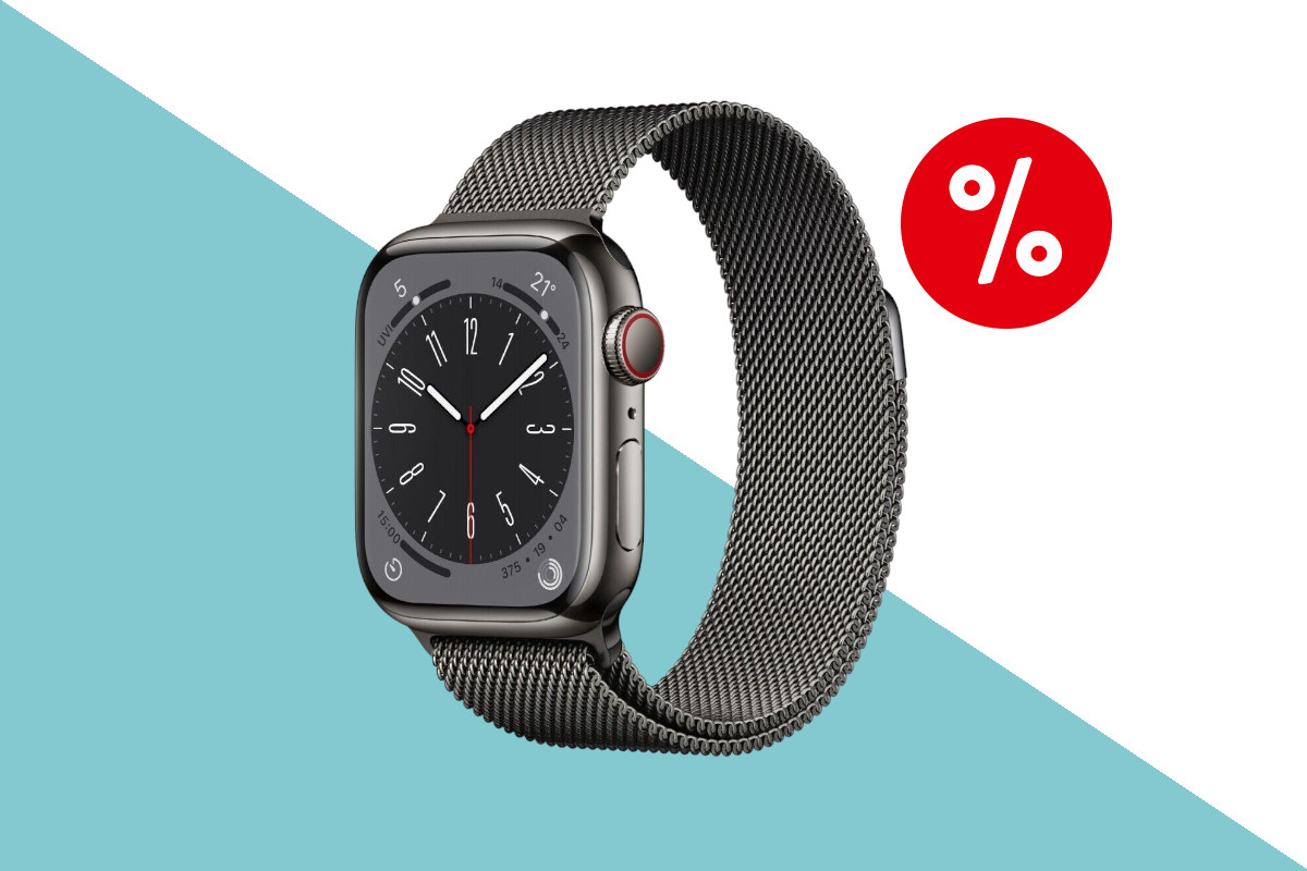 Dunkel silberne Apple Watch 8 schräg von vorne mit geschlossenem Kettenarmband auf türkis weißem Hintergrund mit rotem Prozentzeichen rechts oben