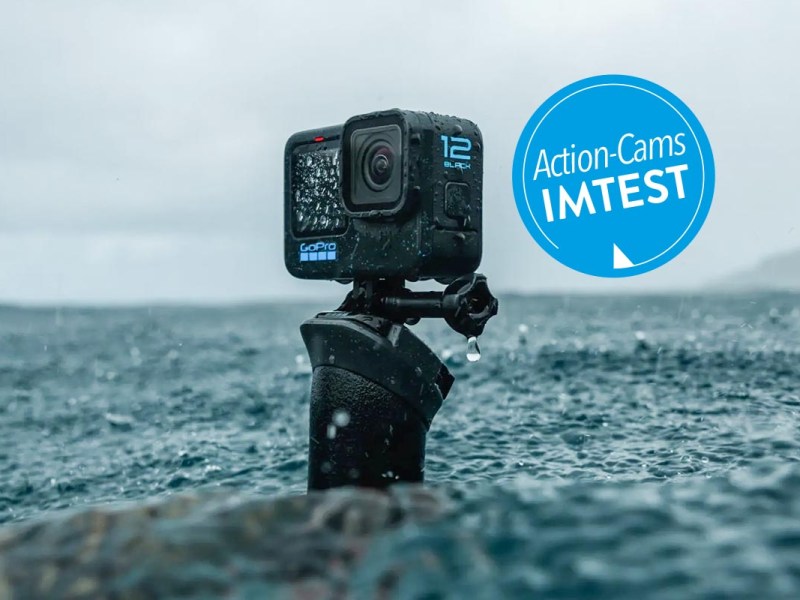 Eine Action-Cam von GoPro im Wasser.