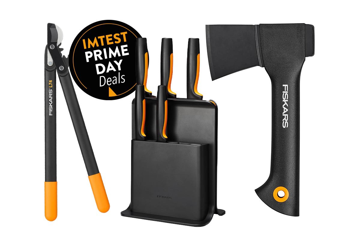 Productshot von Messerblock, Astschere und Axt von Fiskars mit Prime Day Button