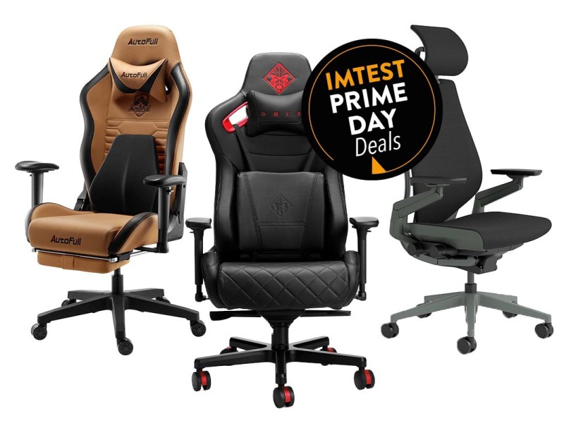 Drei Gaming Stühle sind nebeneinander aufgereiht. Rechts im Bild ist ein schwarzer Button mit dem Text "IMTEST Prime Day Deals".