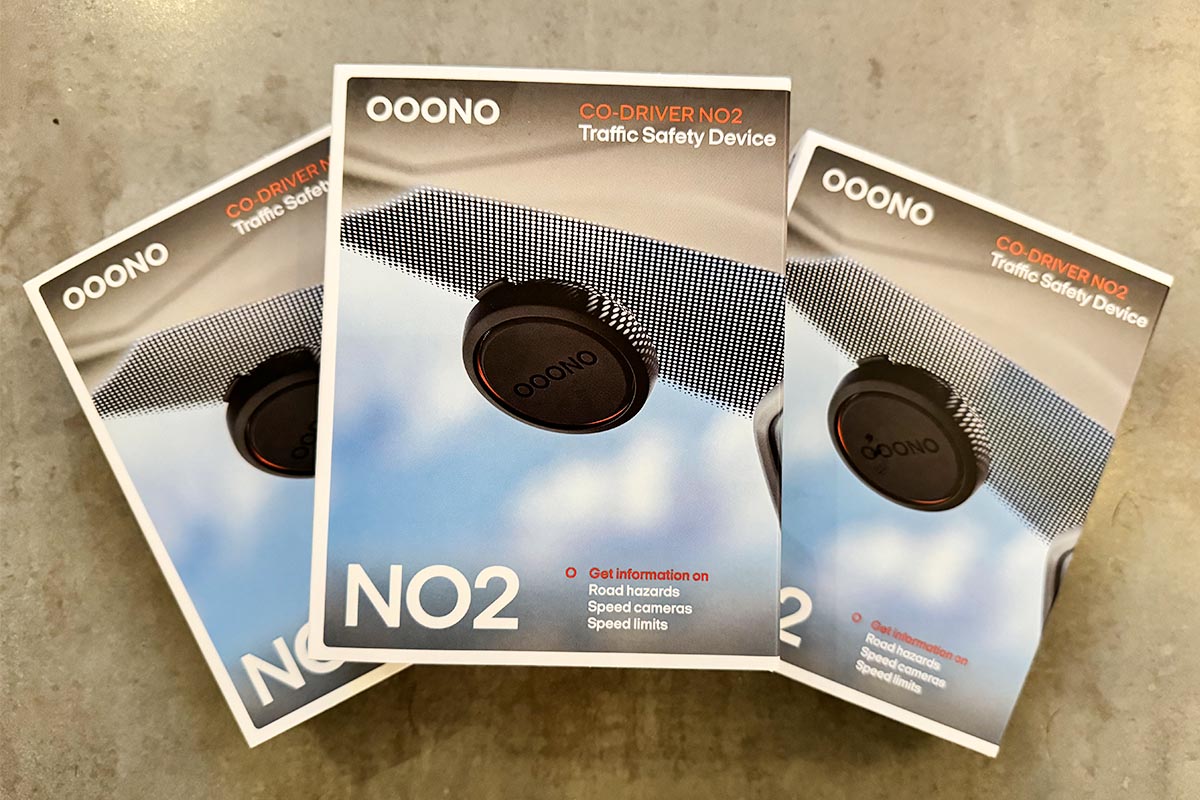 Verpackungen von dem neuen Blitzerwarner Ooono No2