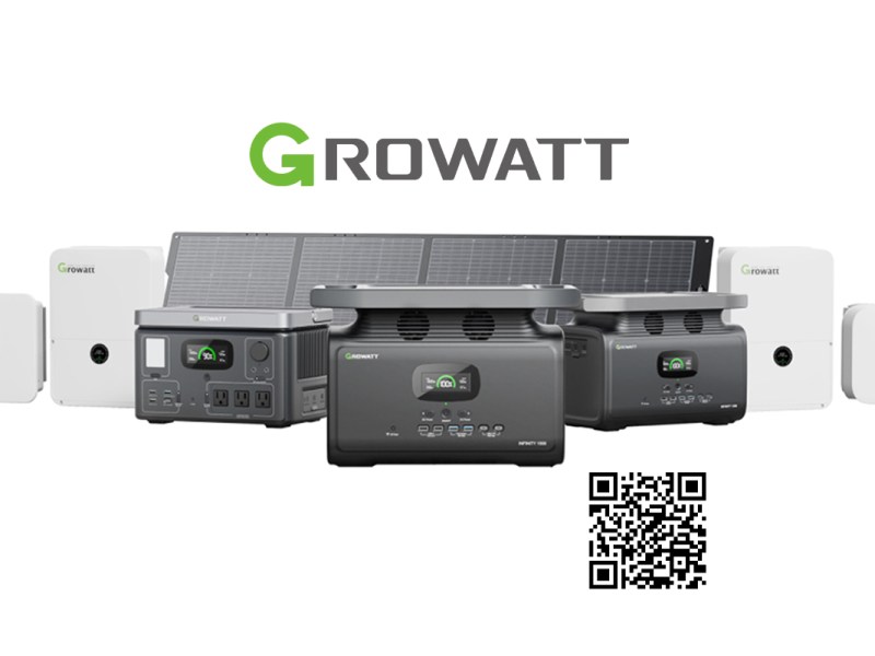 Verschiedene Growatt Solargeneratoren vor weißem Hintergrund