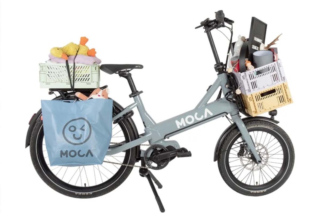 Productshot kompakt-Cargo-bike mit beladenen Körben